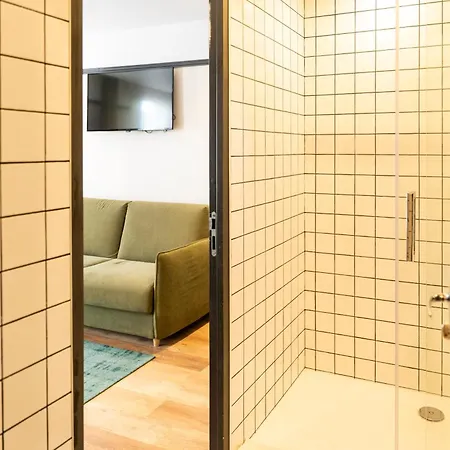 Sub Hotel