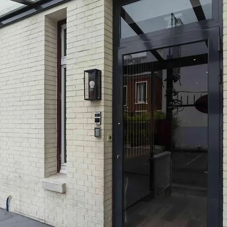 Sub Hotel