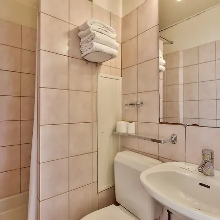 Hotel Sub Asnieres-sur-Seine