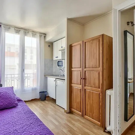 Hotel Sub Hotel